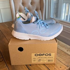 OOFOS - OOMG SPORT LS CAROLINA BLUE SIZE 8.5